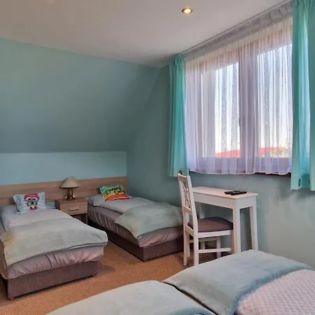 Bed & Breakfast Dom Pod Rozami 3*