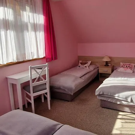 Dom Pod Różami Nocleg ze śniadaniem 3*