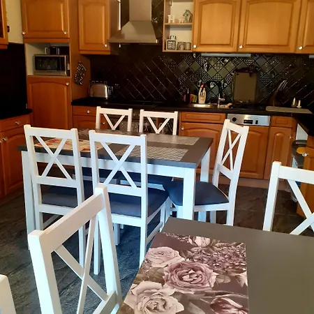 Dom Pod Rozami Bed & Breakfast